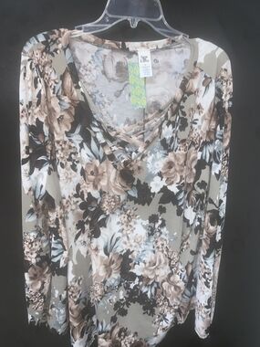 Sew in Love Women's Floral Crisscross V-Neck Long Sleeve Top - Taupe Floral